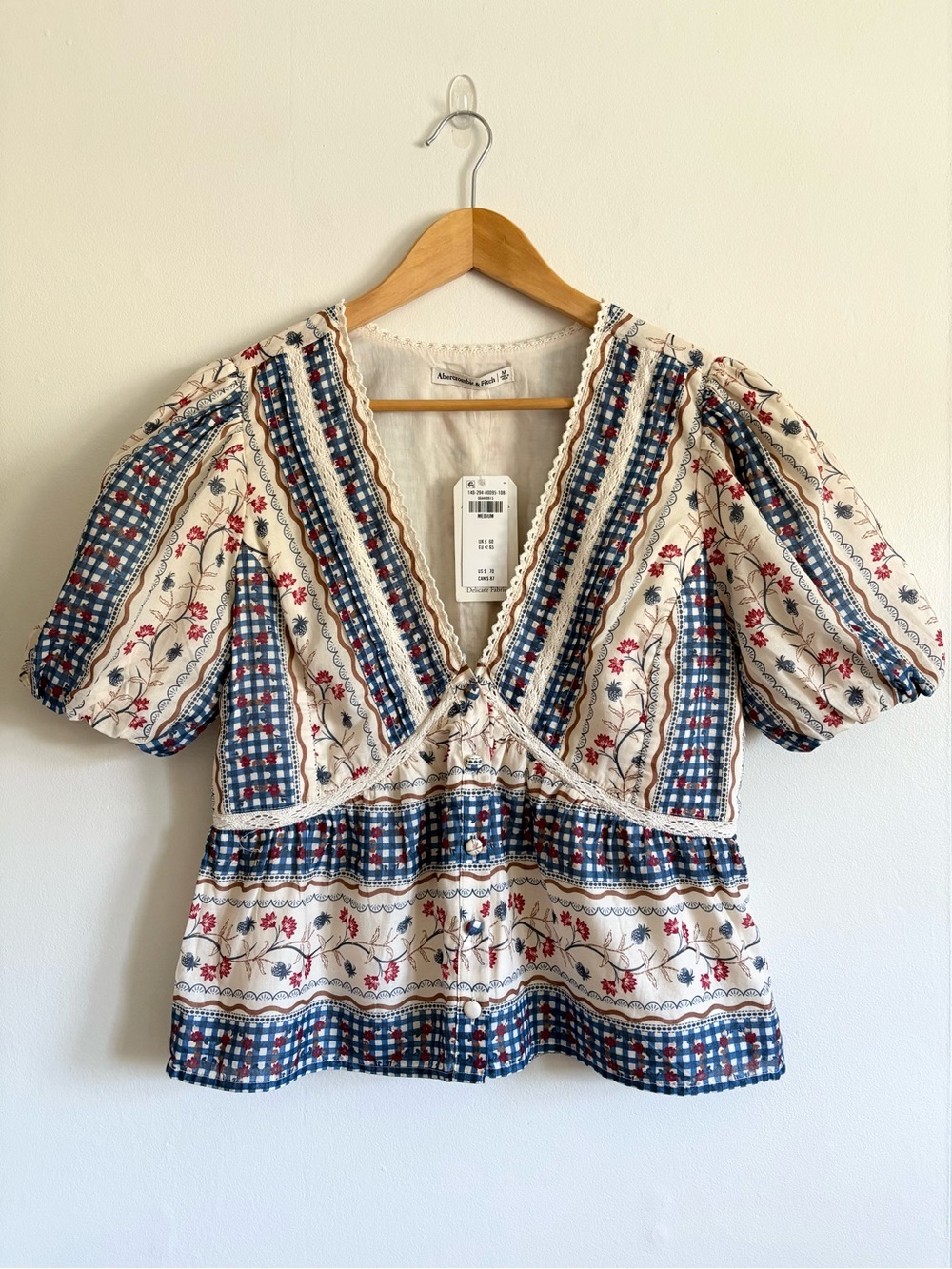 Abercrombie & Fitch Puff Sleeve Button-Through Top in Cream NEW - Picture 4 of 8